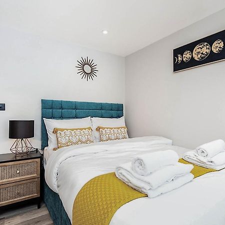 The Burton Penthouse By Fortuna Property Cheltenham Zewnętrze zdjęcie