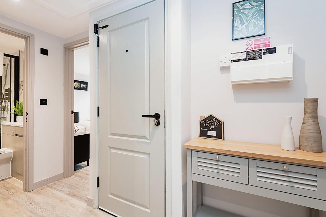 The Burton Penthouse By Fortuna Property Cheltenham Zewnętrze zdjęcie