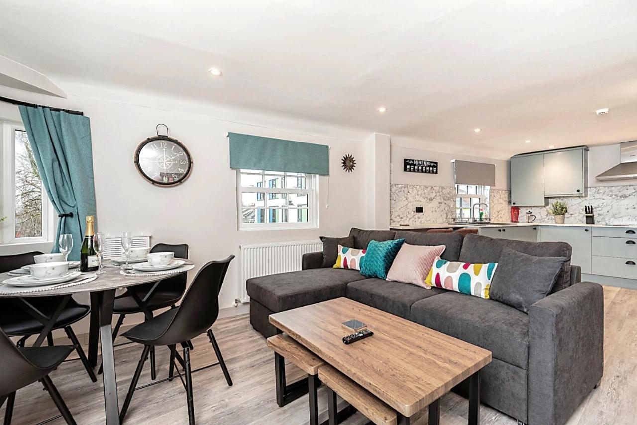The Burton Penthouse By Fortuna Property Cheltenham Zewnętrze zdjęcie