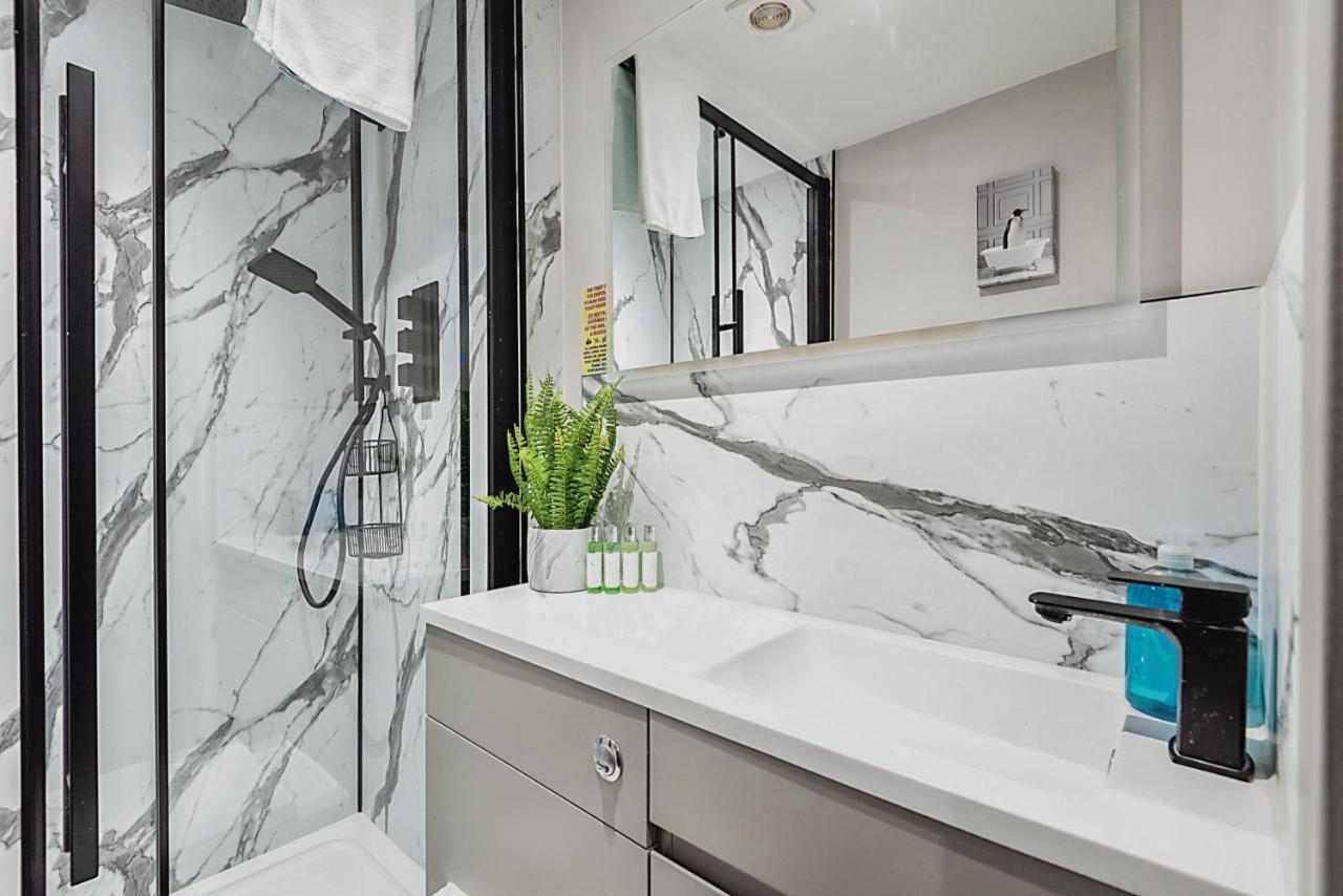 The Burton Penthouse By Fortuna Property Cheltenham Zewnętrze zdjęcie
